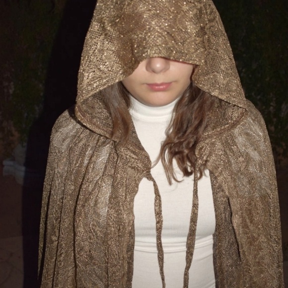 NWT Elegant Gold Lace Cape - Picture 4 of 8